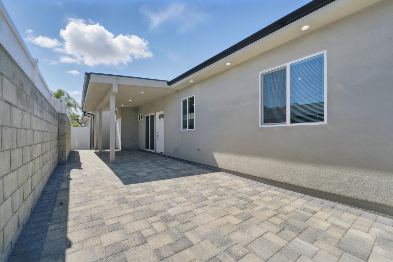 4 Units in North Hollywood
