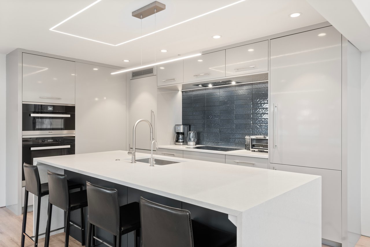 Newly Remodeled Core Condo with Aspen Mountain Views