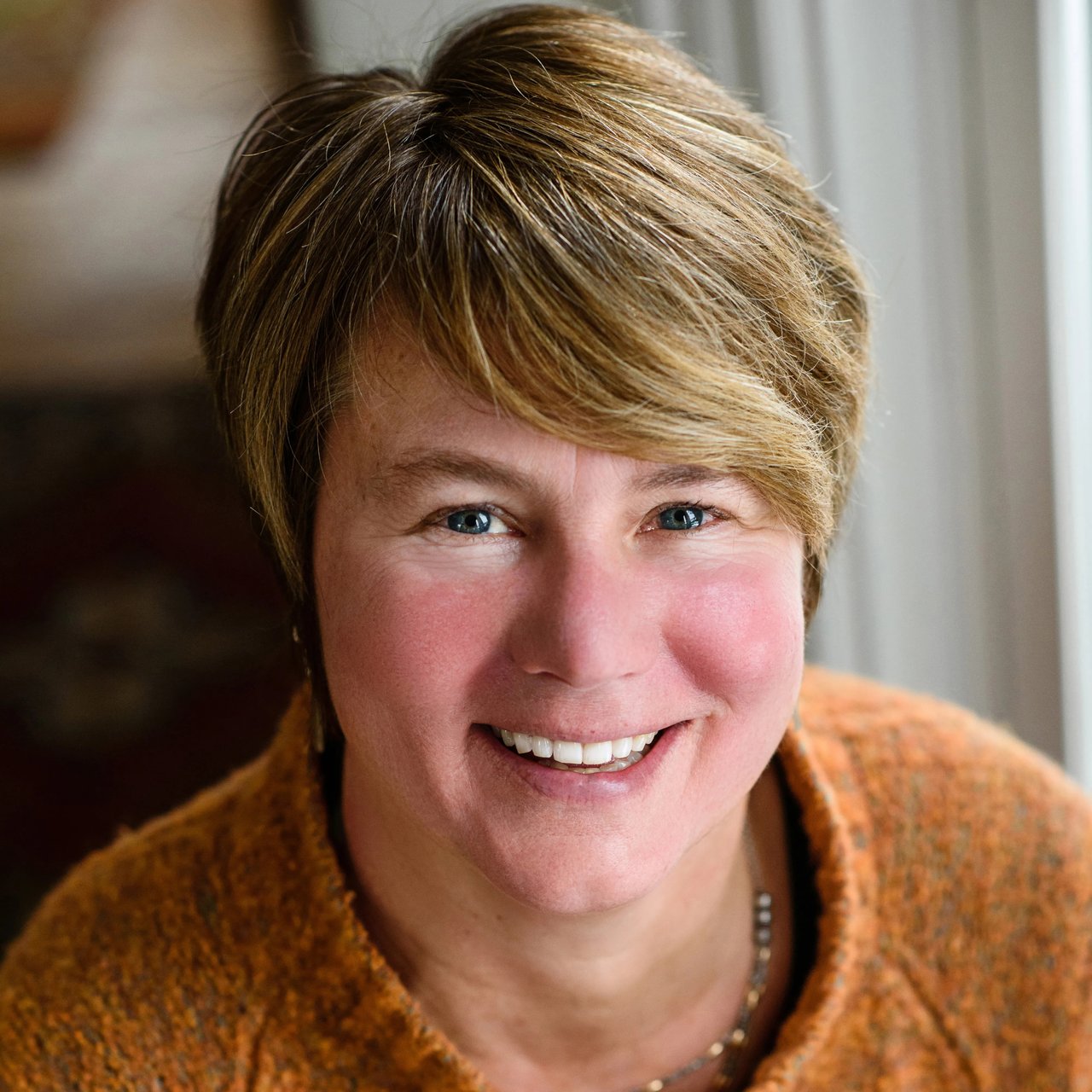 Elizabeth Banwell Portland, ME Real Estate Agent Headshot