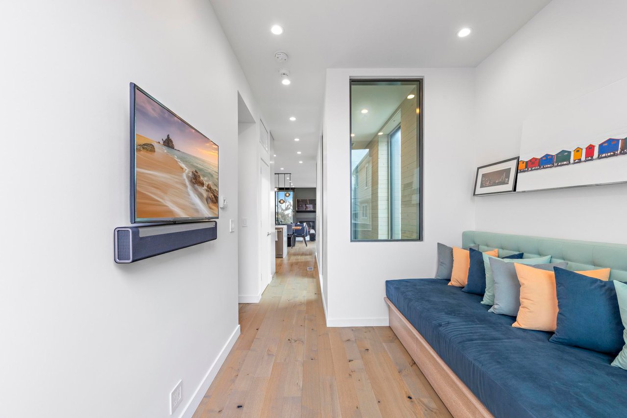 205 Stratford Avenue 