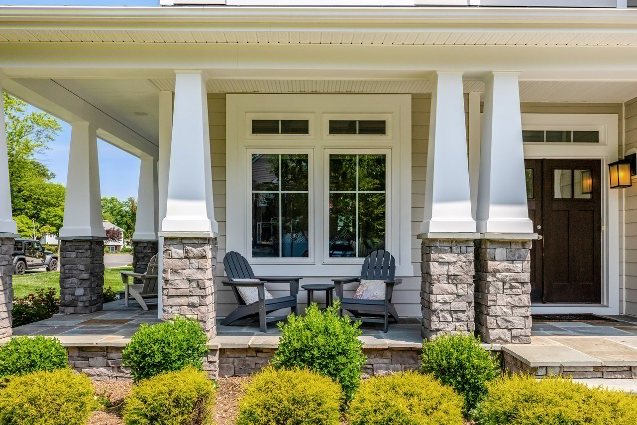 300 Jade Ct NW