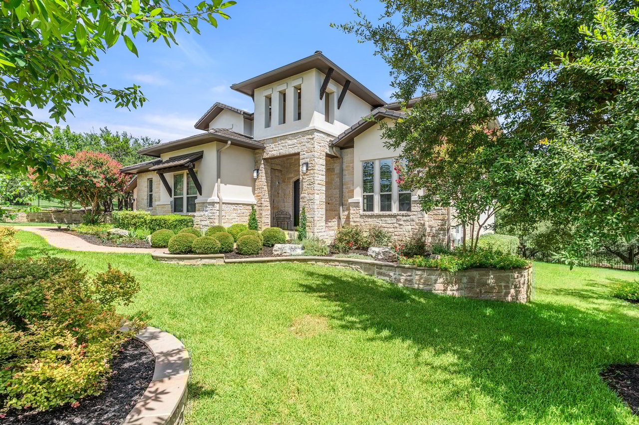 Modern Transitional Luxury Home in Gated Bluffs of Steiner Ranch | Lake Austin Access + Hill Country Views | $1.9MM