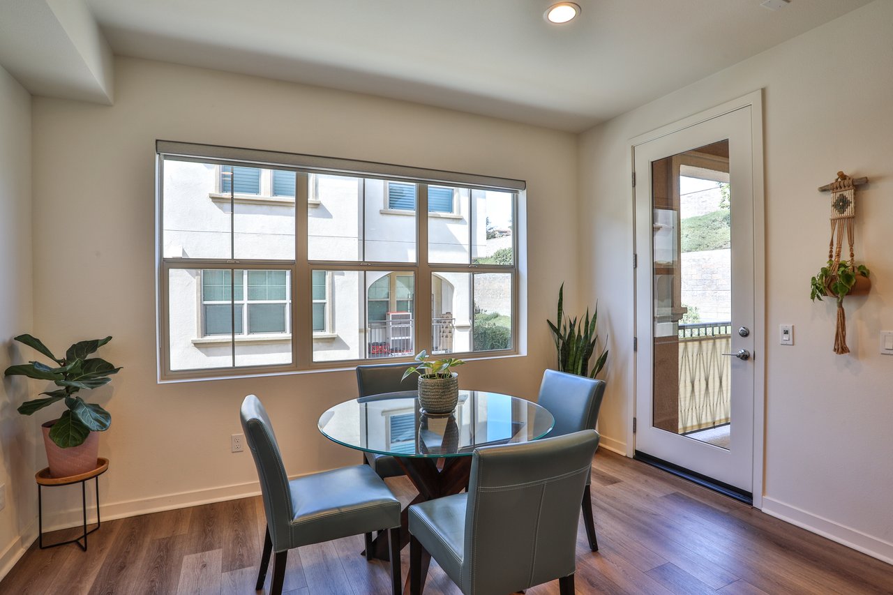 608 White Oaks, Lake Forest