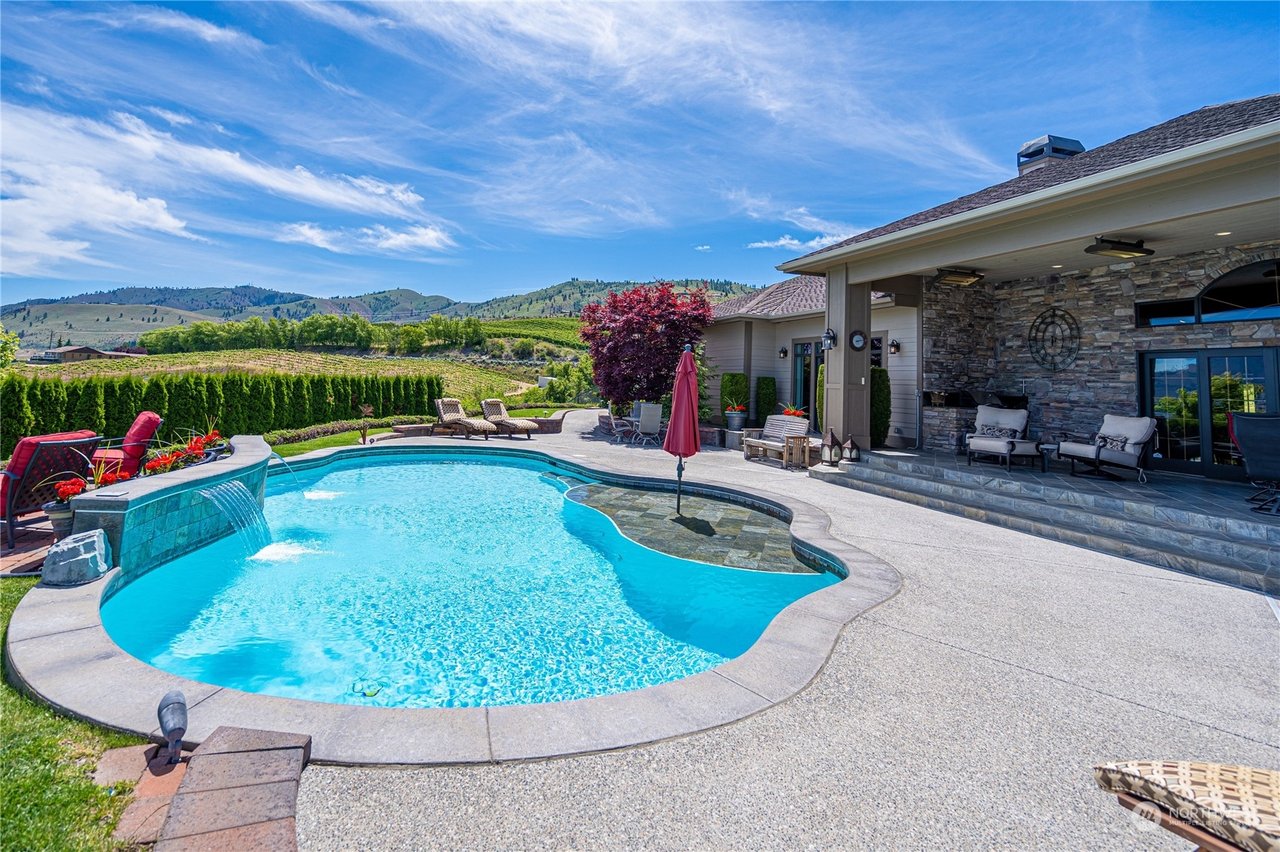 270 Bene Vista Ln