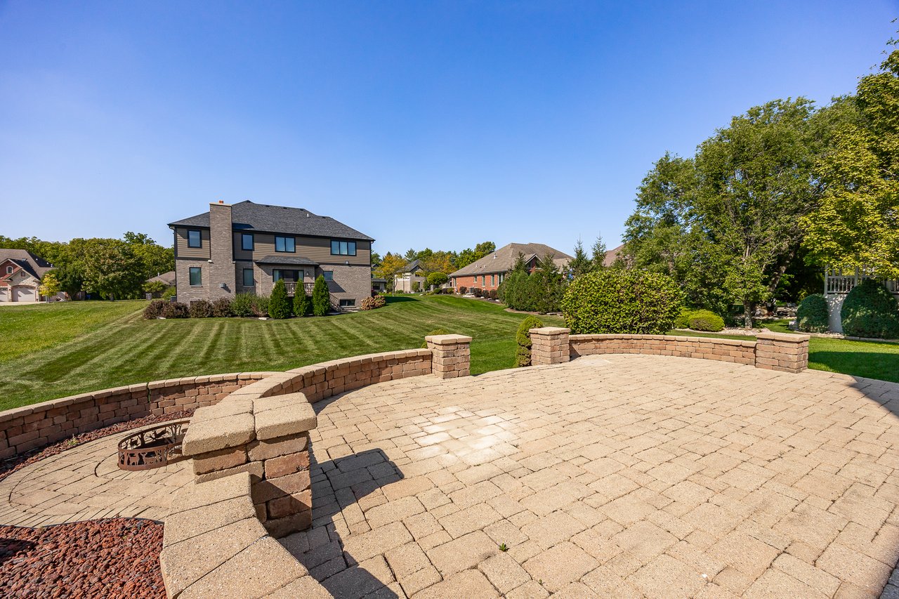 8964 Port Washington Dr, Frankfort