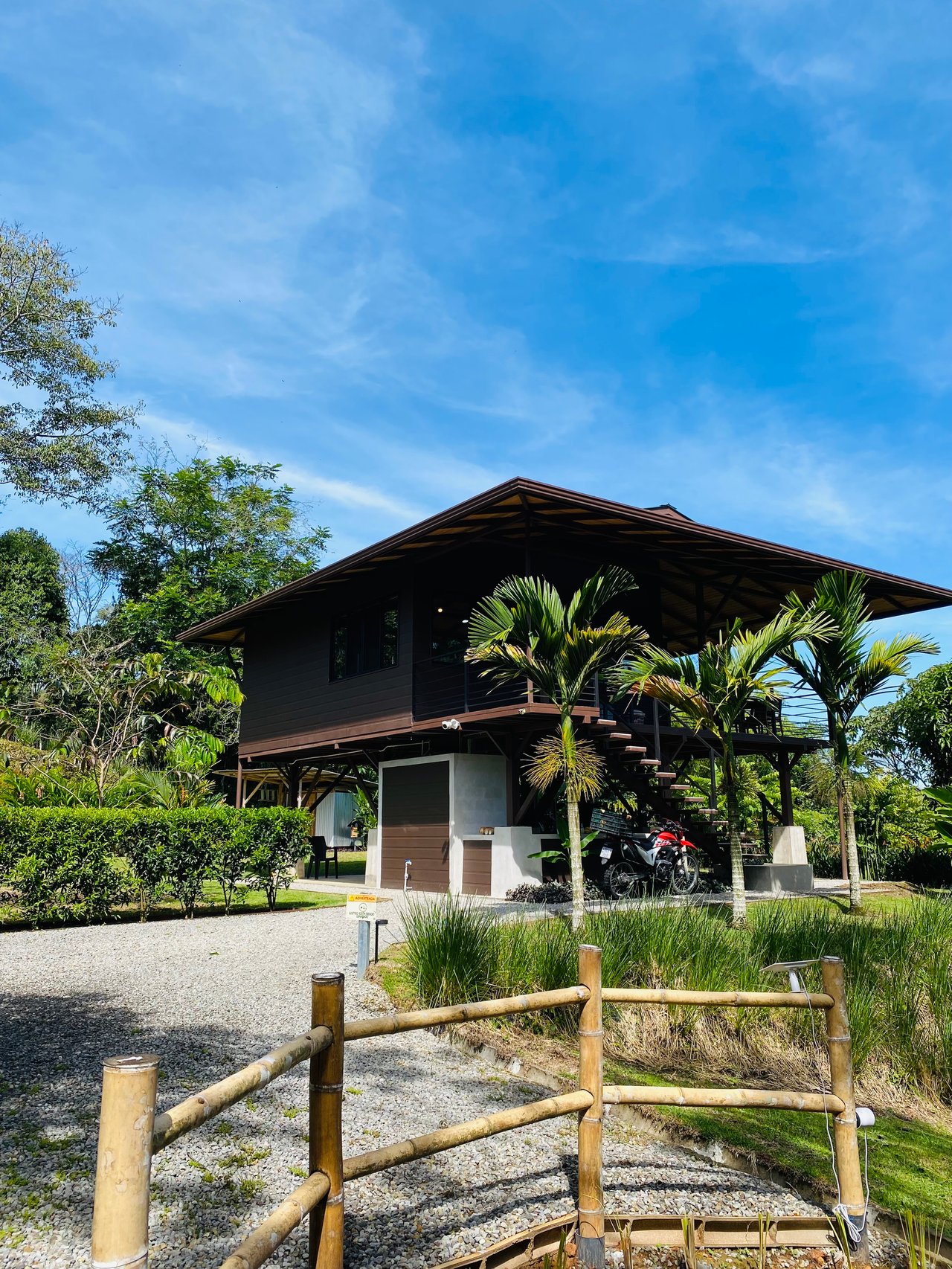 Mountain Oasis with House and Guest Cabin in Las Brisas, San Vito 