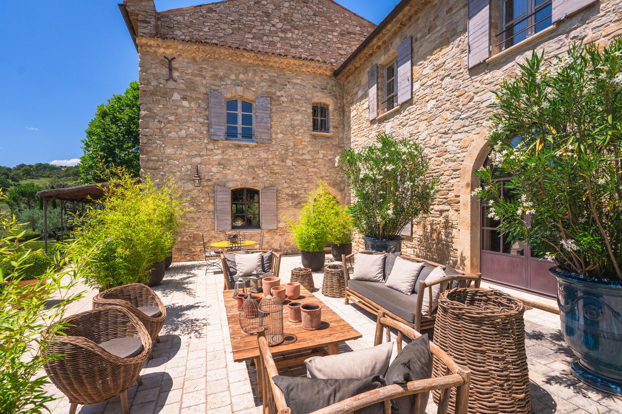 an exeptional domain of over 100 hectares in a dream location 