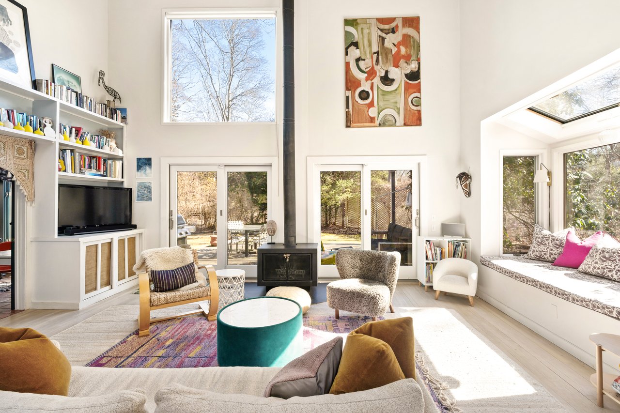  33 Robins Way, East Hampton