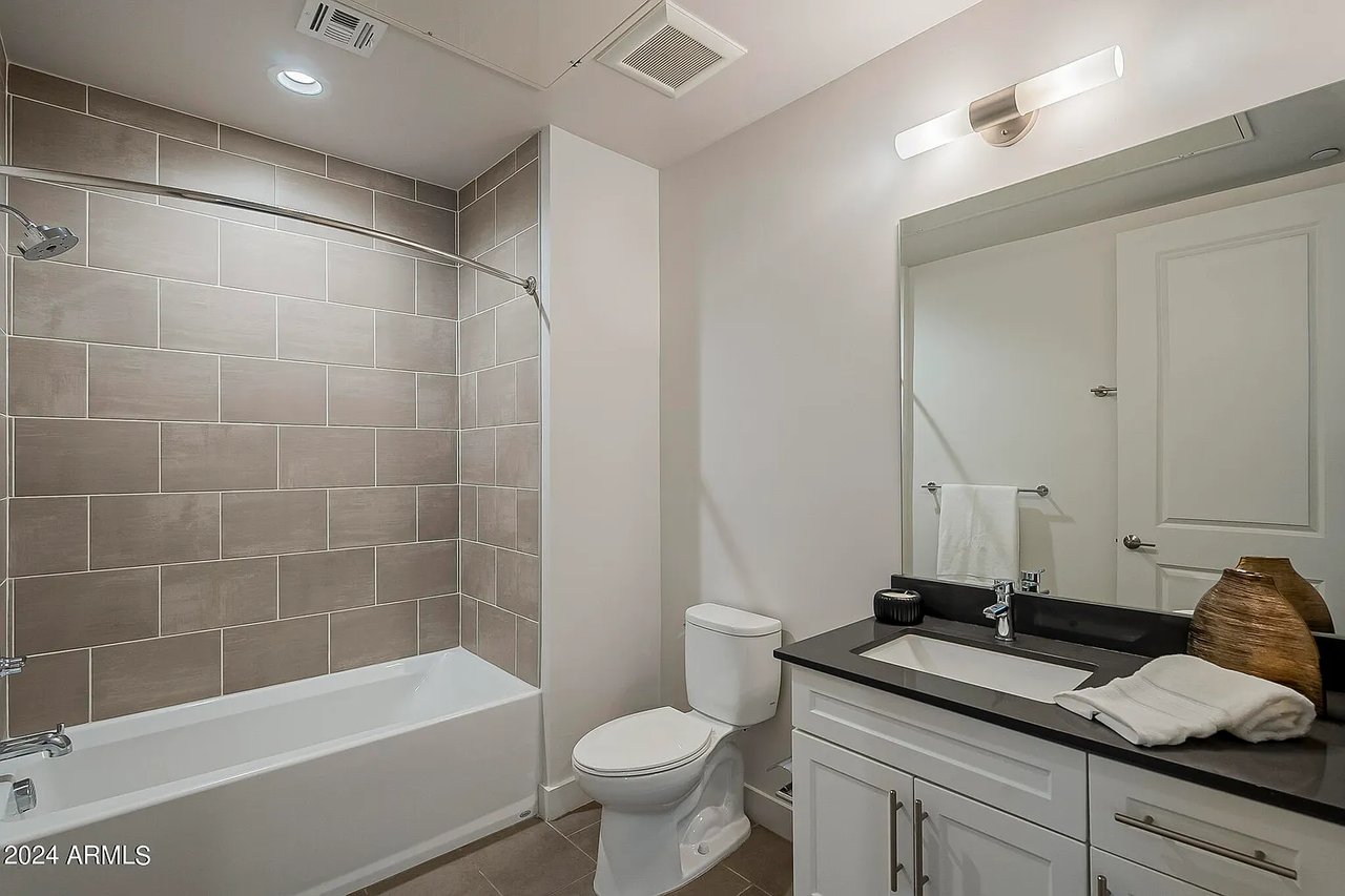 3131 N CENTRAL Avenue, 5012, Phoenix Unit: 5012