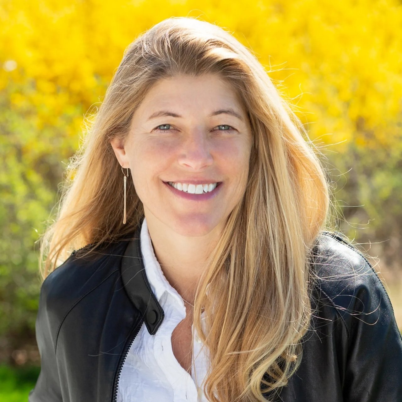 Abigail Curless Mount Desert Island, MA Real Estate Agent Headshot