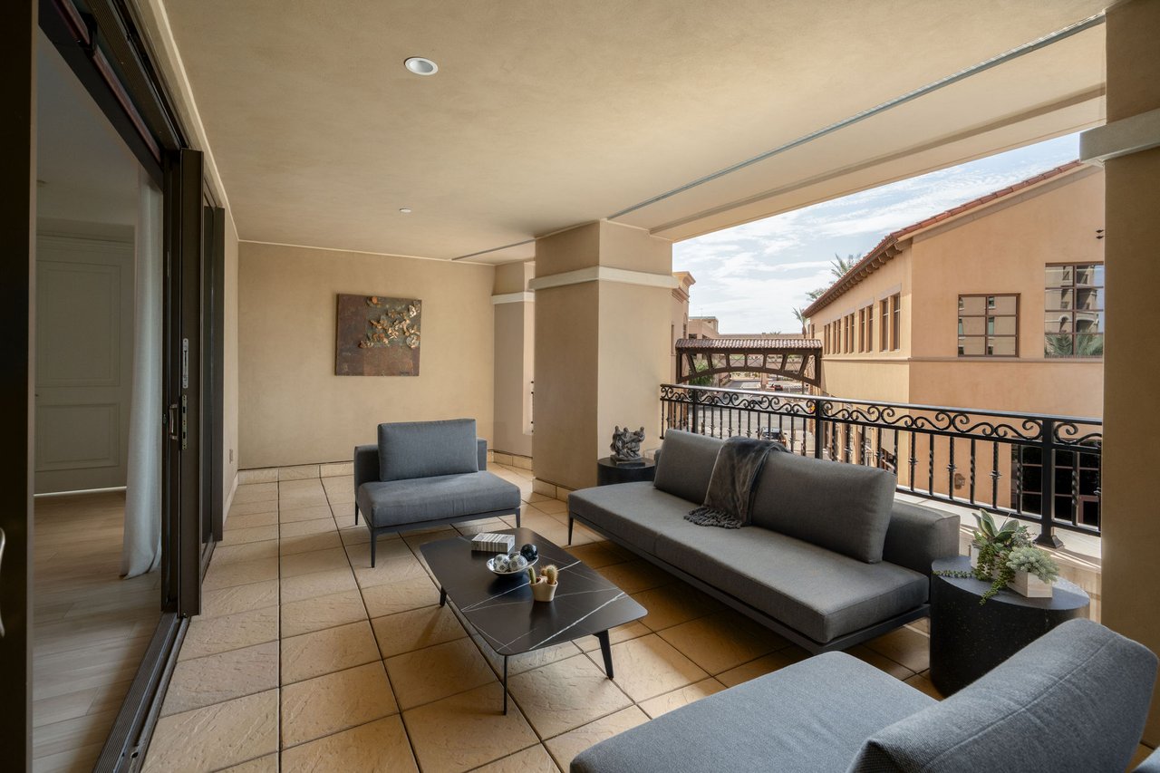 7175 E CAMELBACK Road, 301