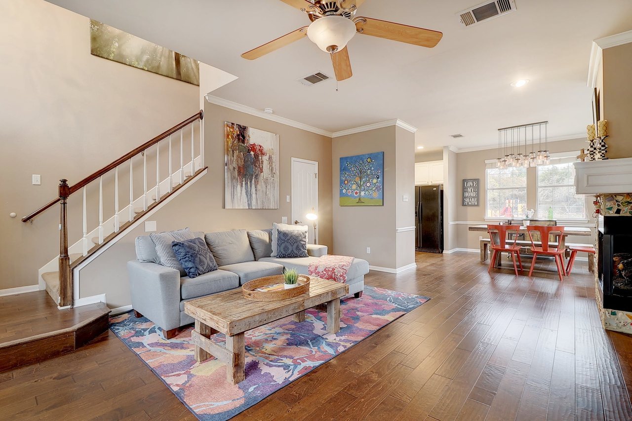 2432 Falcon Dr