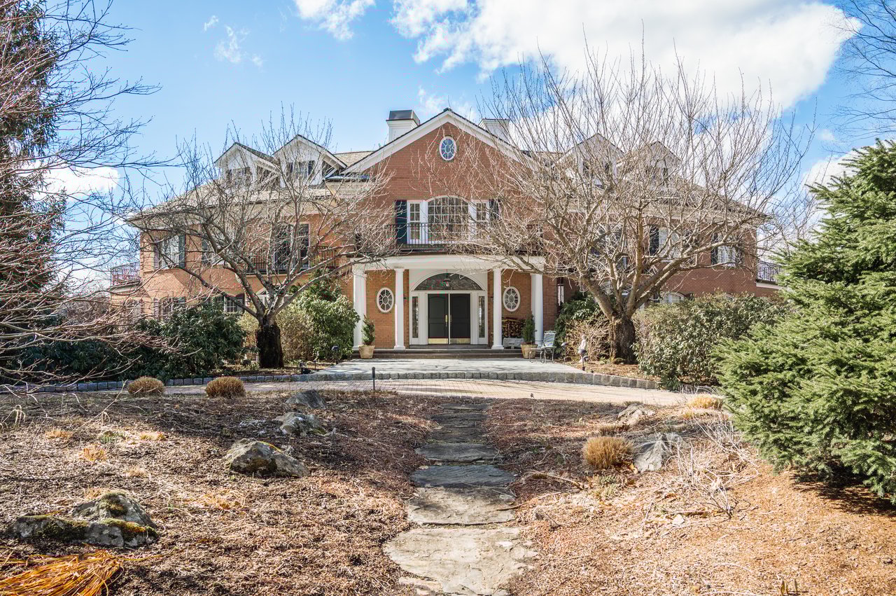 The Springhouse Estate at Pierson Lakes