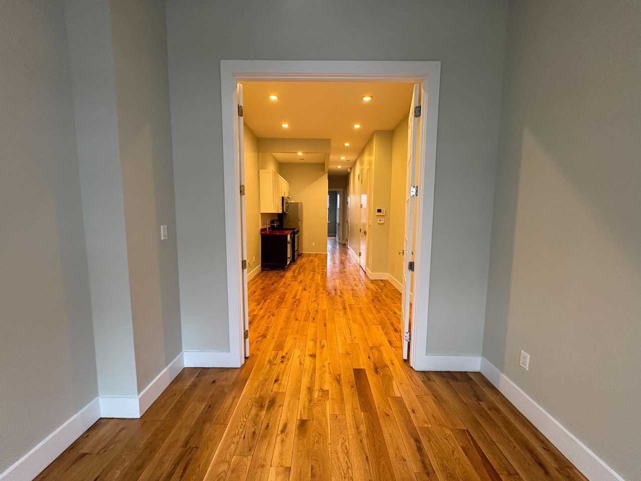 186 Wilson Avenue #1L