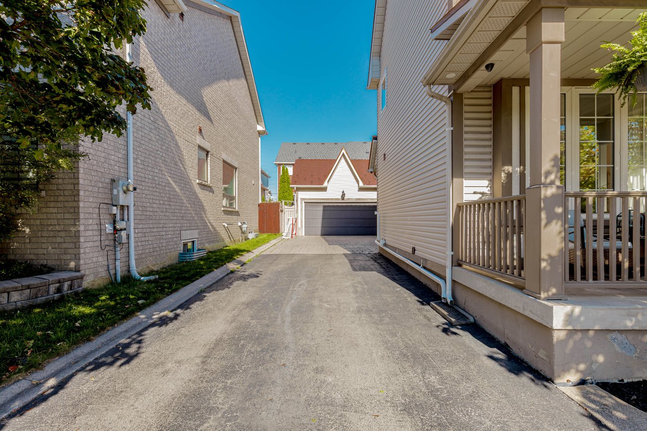 7108 Gablehurst Crescent