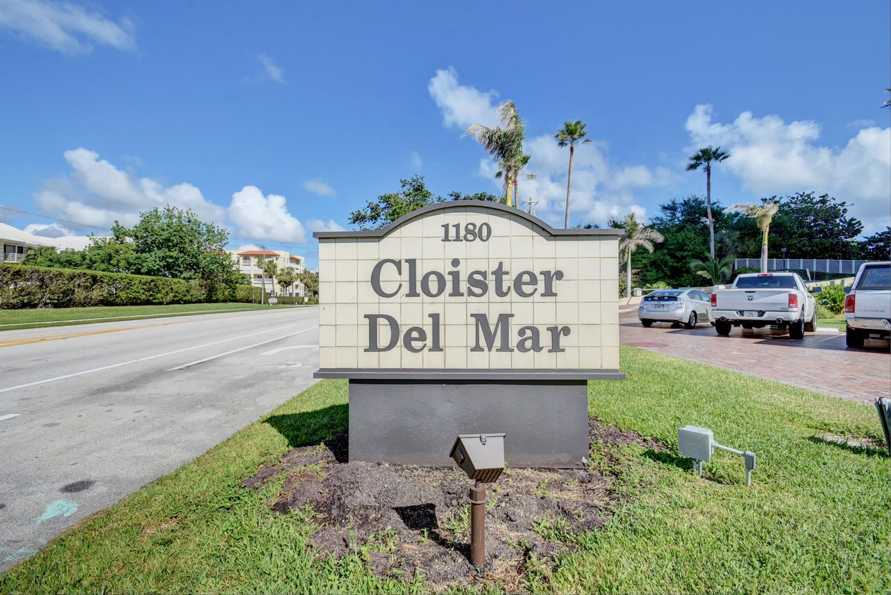 Cloister Del Mar