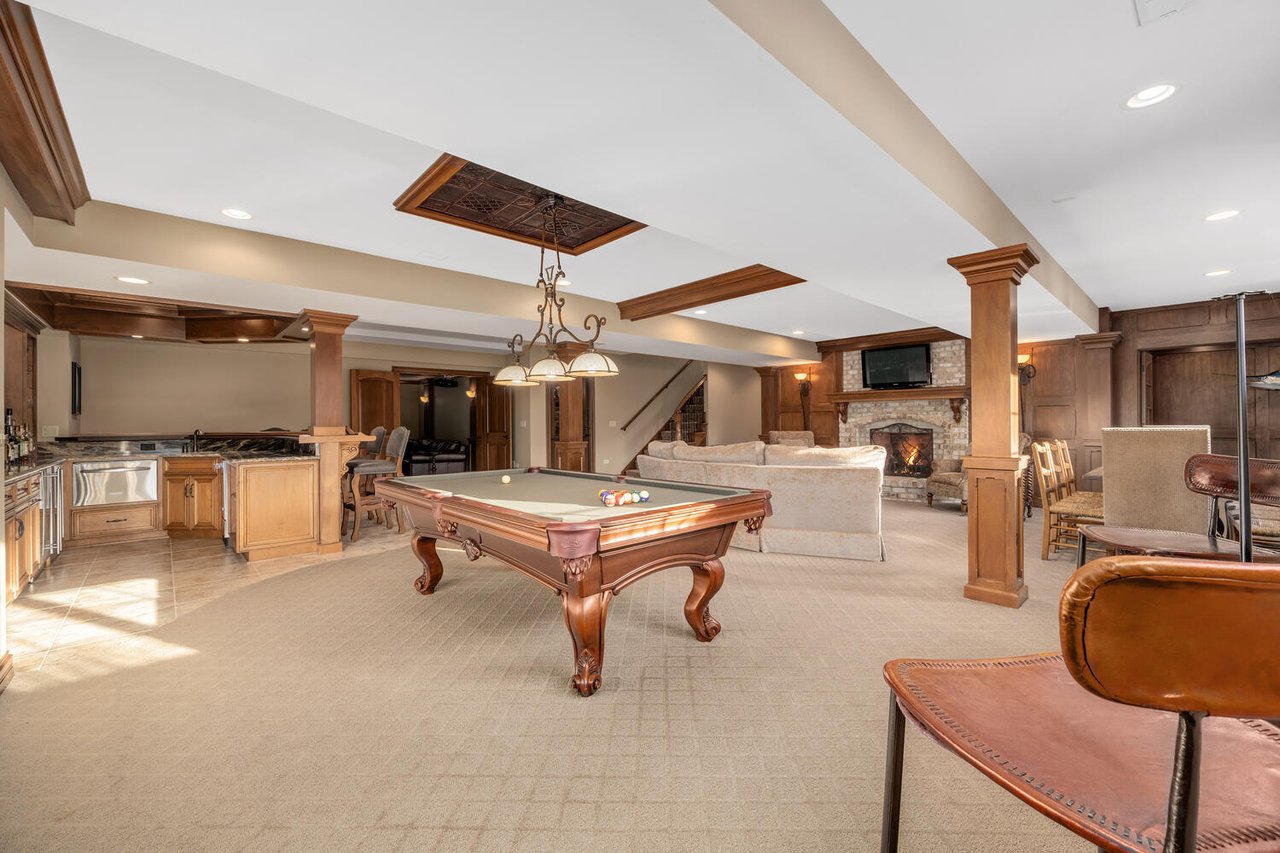 3723 Grand View Ct, St. Charles IL. - Luxury Living in the Tradition Neighborhood