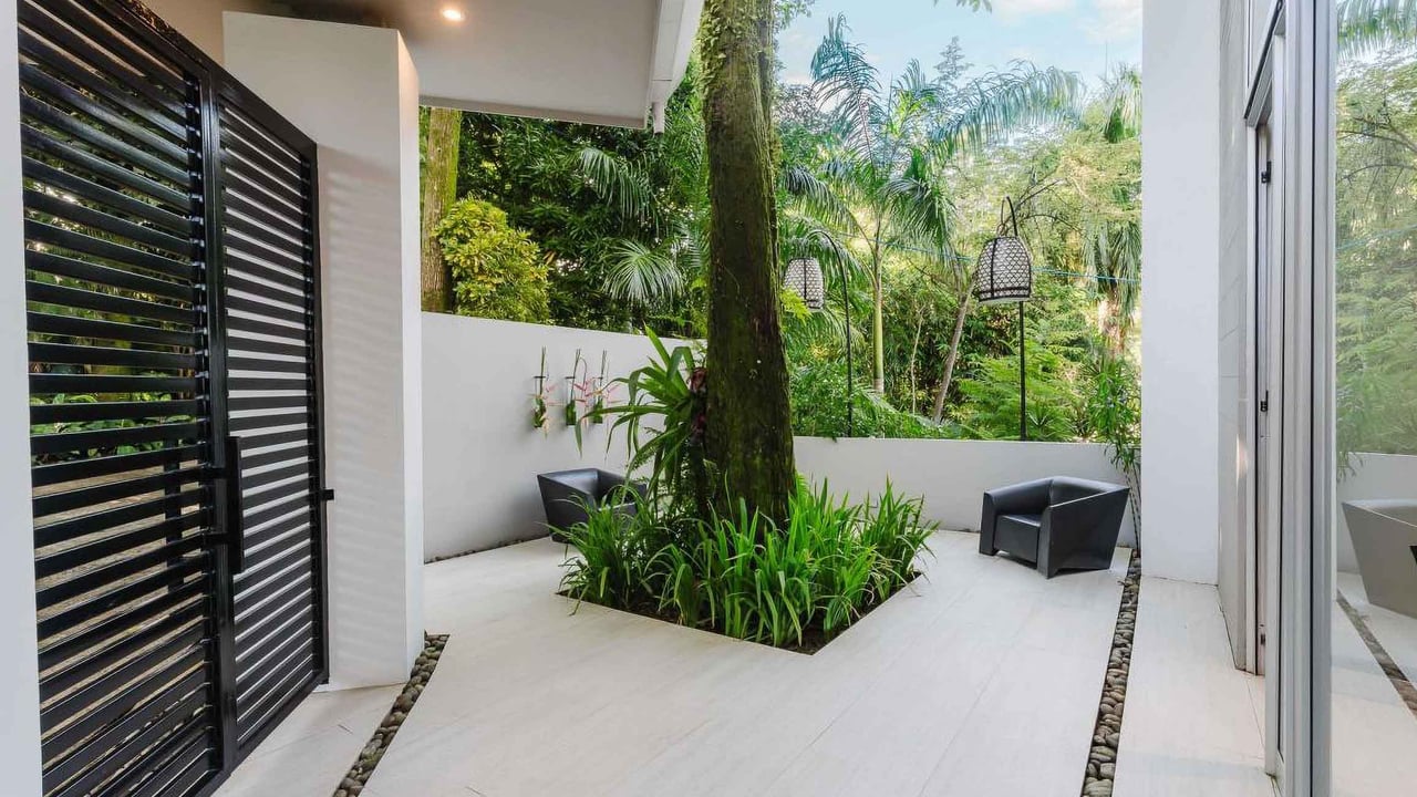 Mirazul, Hill Top Luxury Estate