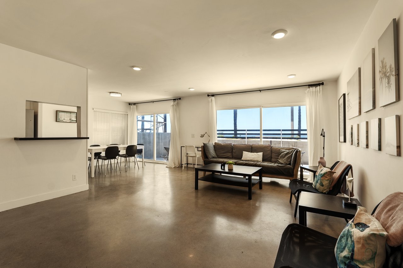 2609 Ocean Front Walk, Venice