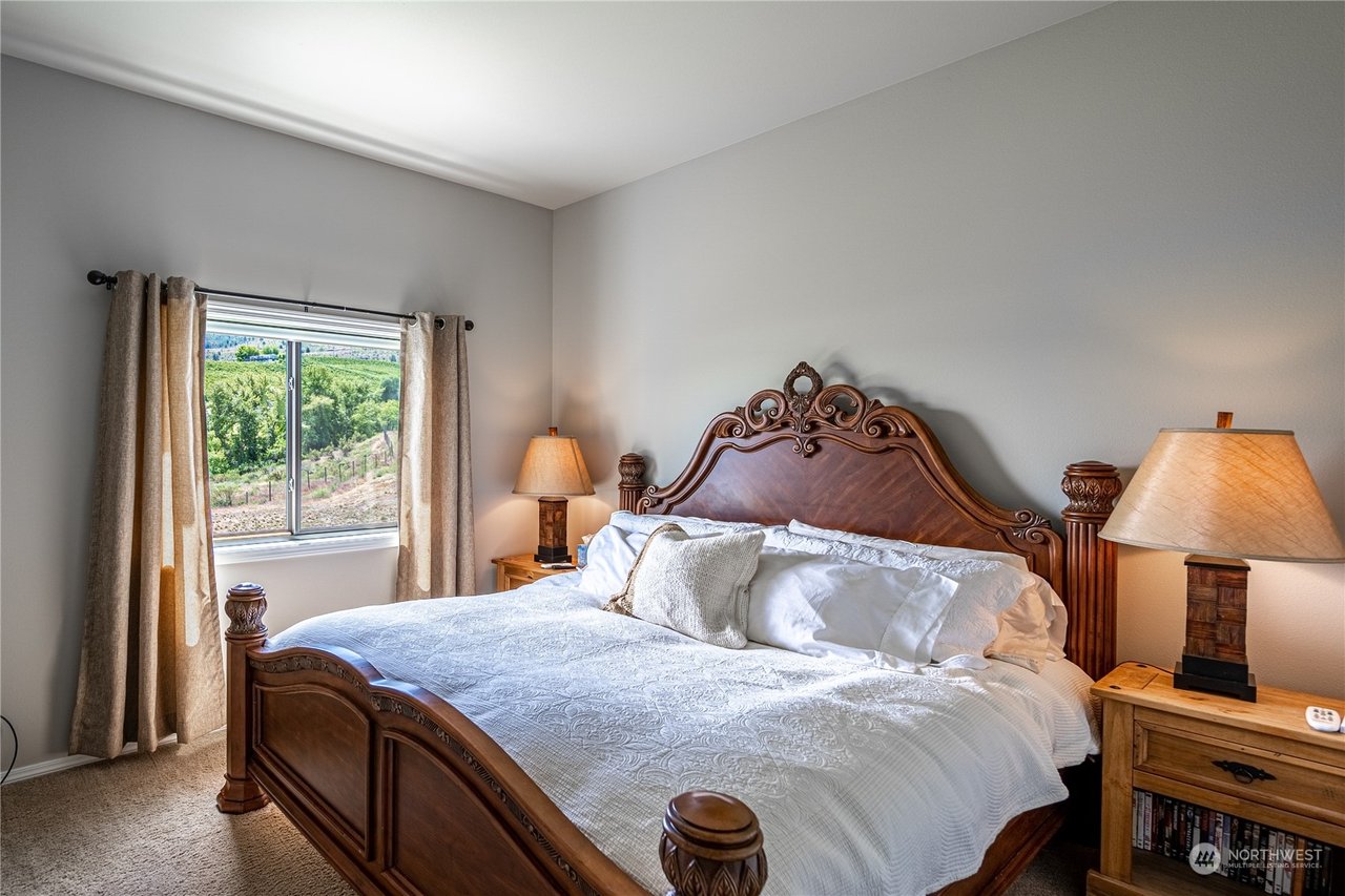 270 Bene Vista Ln