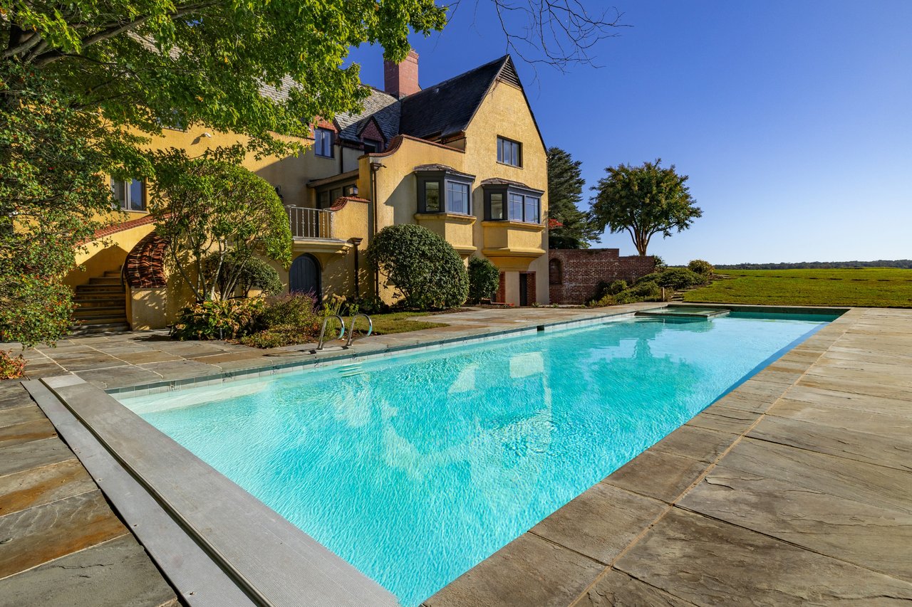 WATERFRONT GIBSON ISLAND ESTATE | 622 MAGOTHY