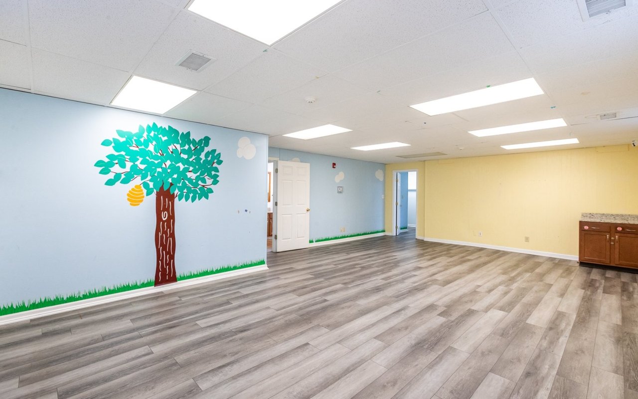 Sell Commercial Property in Indianapolis: What This Independence Square Listing Reveals About Today’s Buyer Demand