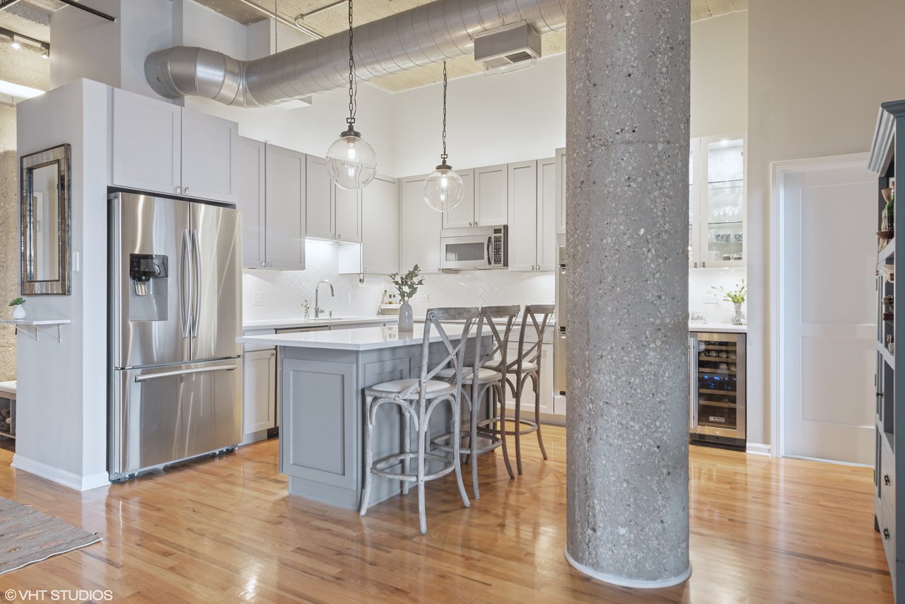  758 N Larrabee St Unit 821