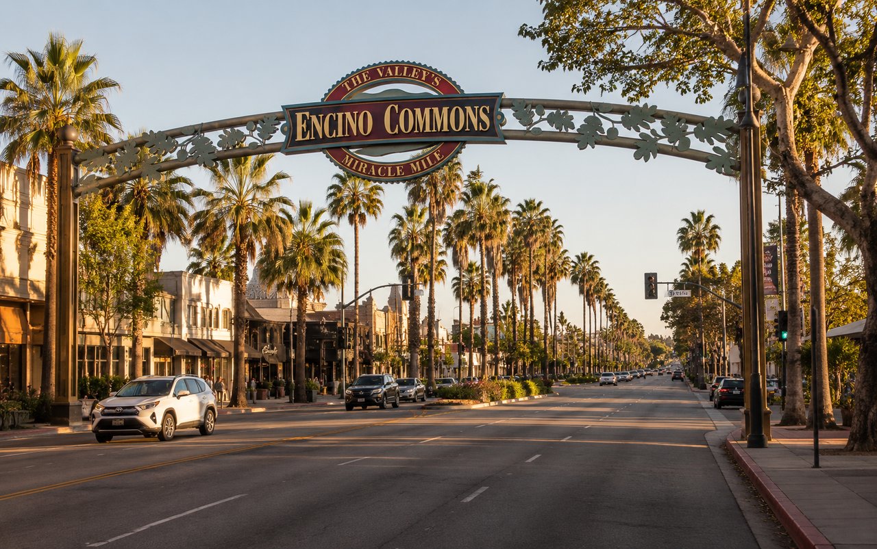 Outdoor dining and trees along Ventura Boulevard in Sherman Oaks