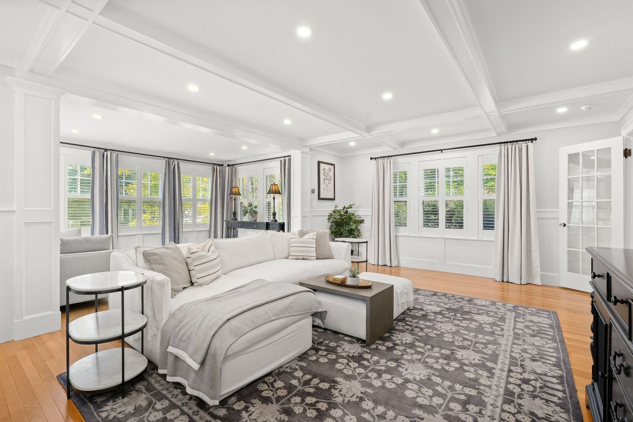 3 Essex Rd
