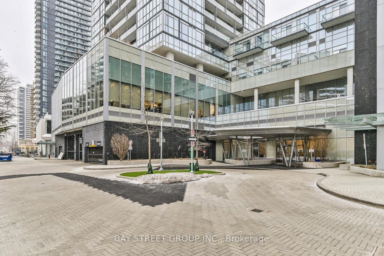 PENTHOUSE IN THE HEART OF NORTH YORK