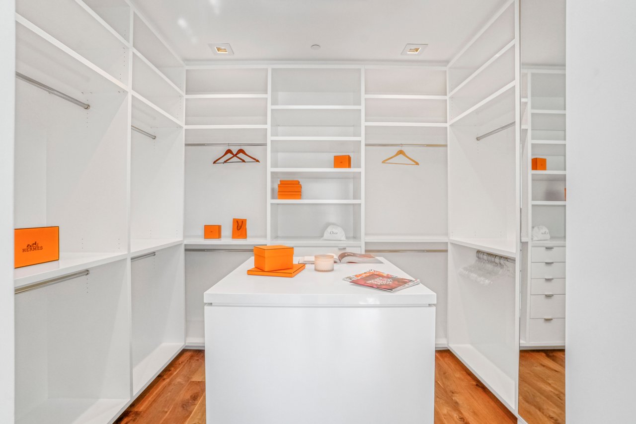 1116 Linda Flora Drive