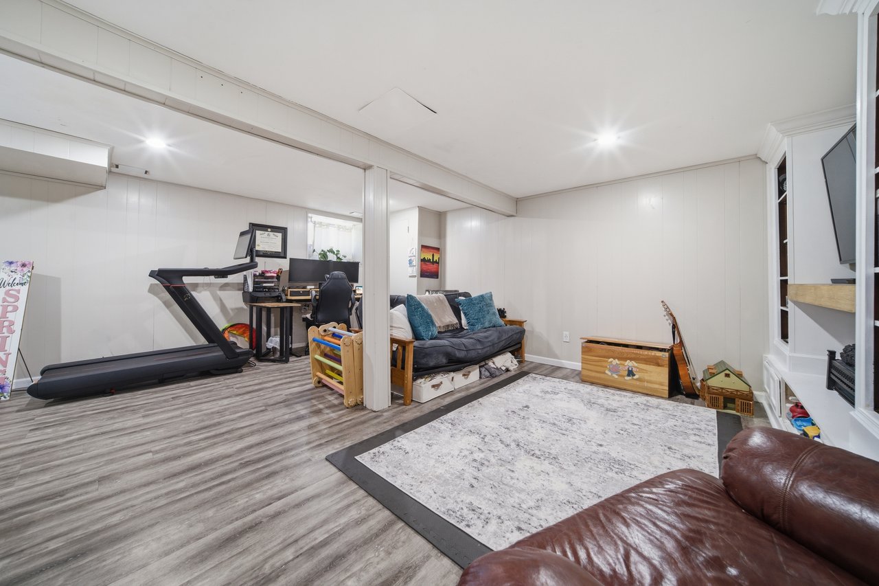 2401 Tudor Court