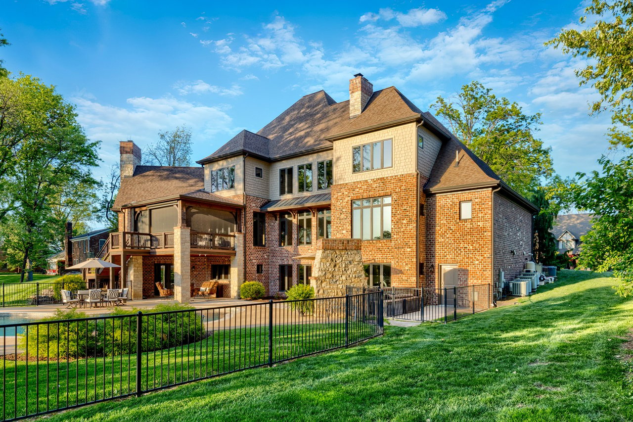 1015 Claymark Drive