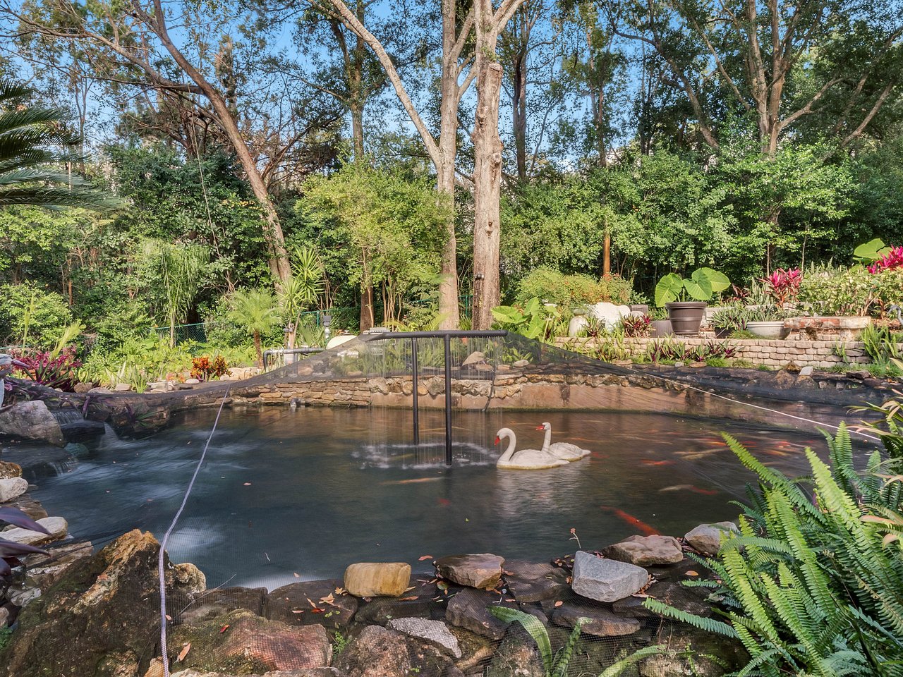 1750 Country Club Rd