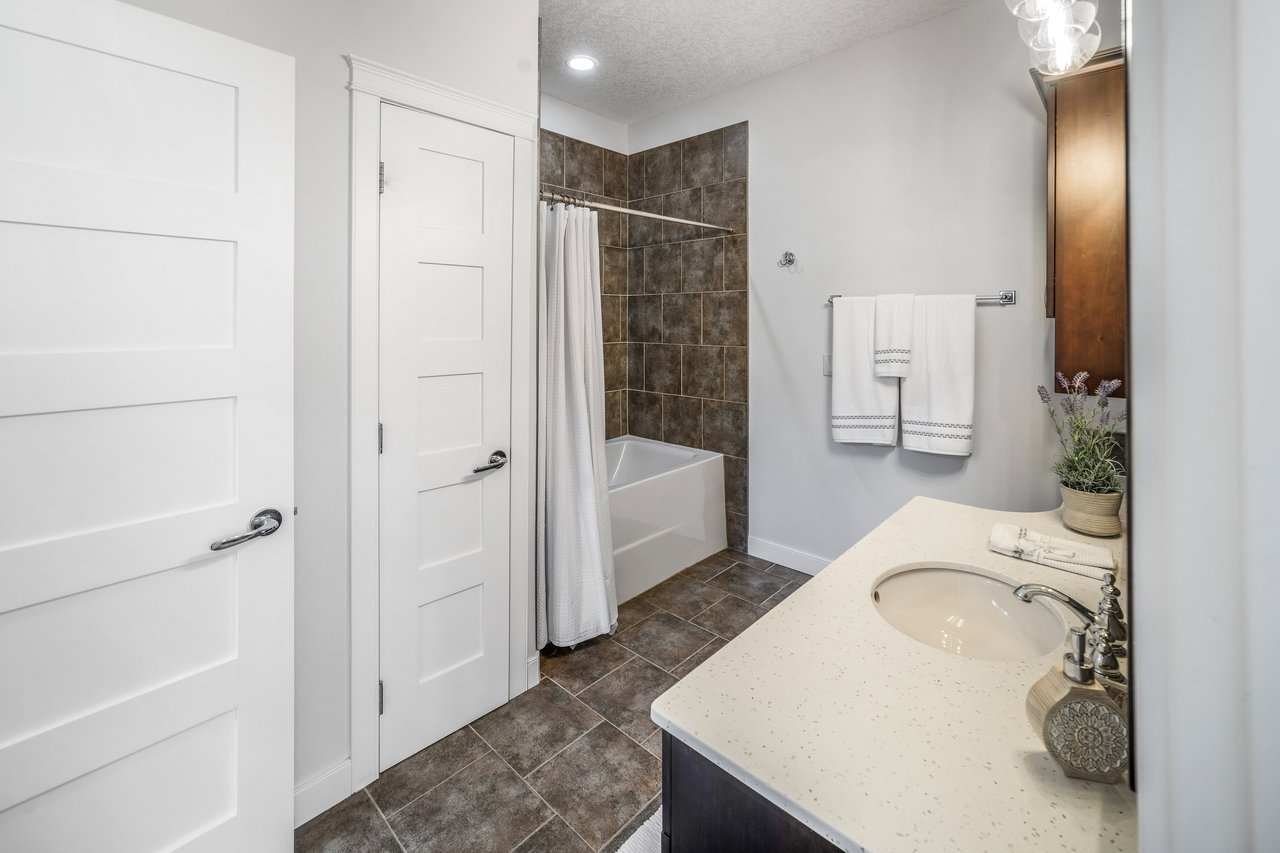 1 - 105 Rundle Drive 