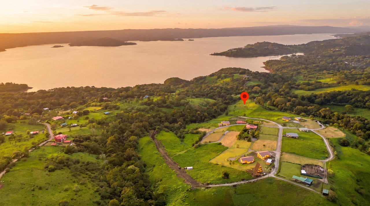 1.9 Acre Lake View Property Arenal - Tilaran 