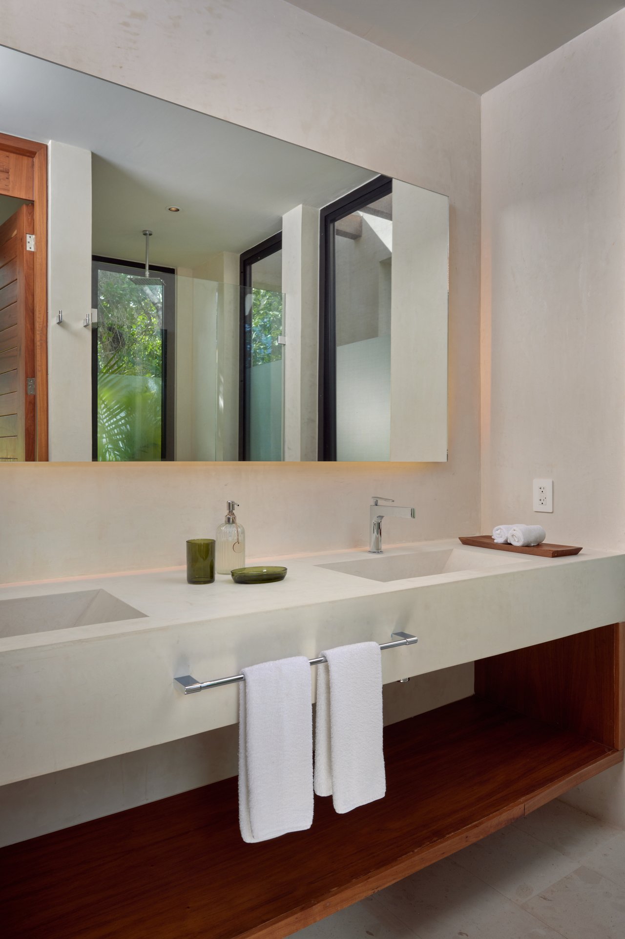 Casa Thomas | 3BR Jungle Villa with Rooftop Pool