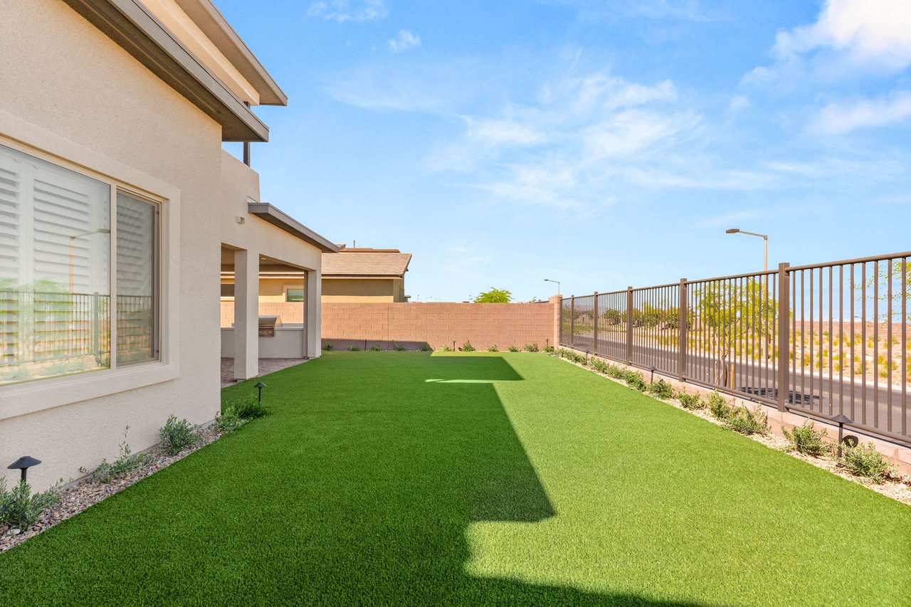 484 Windstone Crest