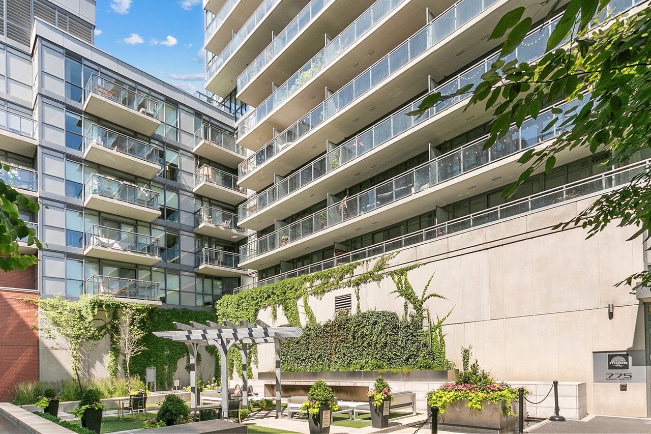 775 King St W Unit: 906