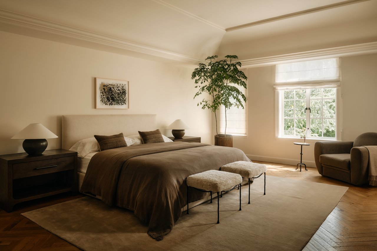826 Greenway Dr, Beverly Hills 
