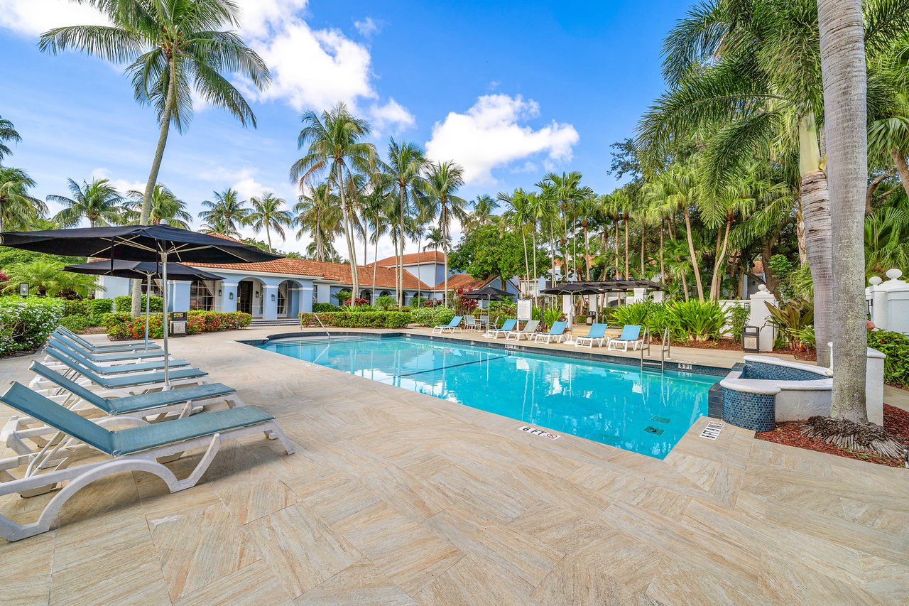 RESORT-STYLE POOL