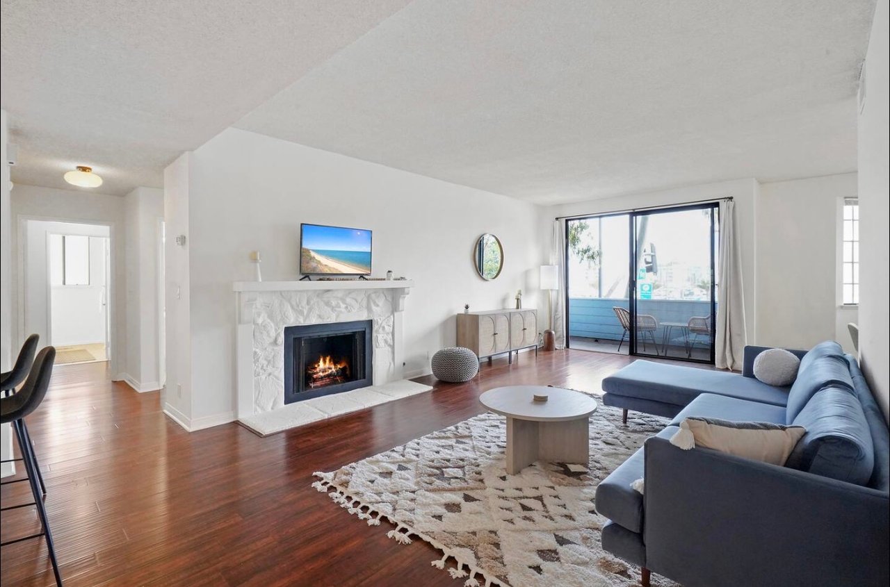 310 Tahiti Way