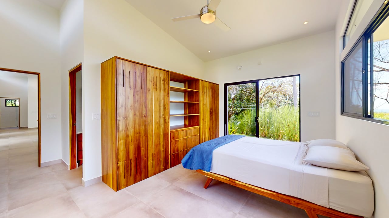 Exquisite Modern Retreat with Ocean and Mountain Views in Ojochal, Costa Rica