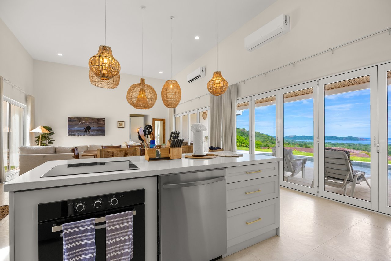 Dos Ríos 29 | Brand-New Ocean & Mountain View Home