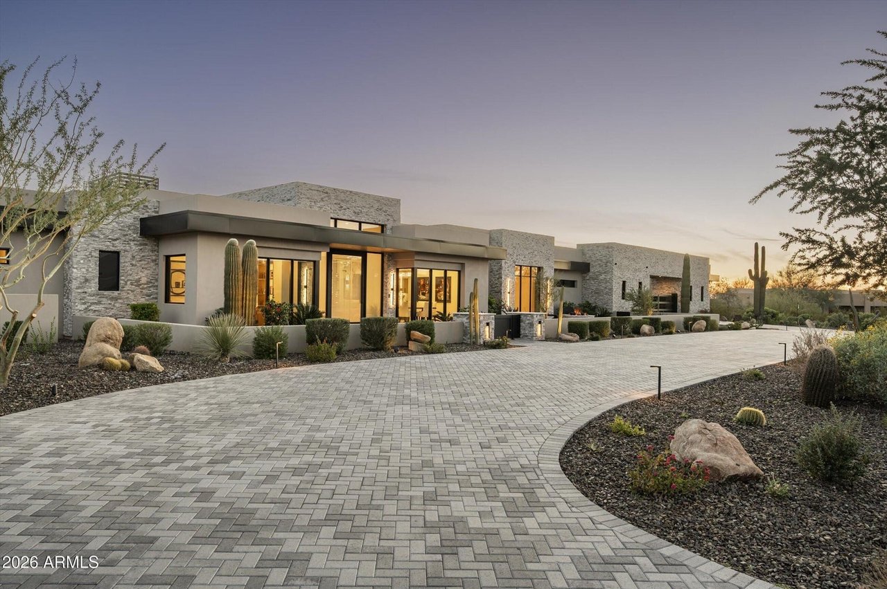 9245 E RIMROCK Drive