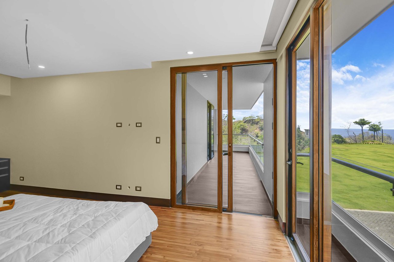 Ocean View Condos for Sale in Faro Escondido 2, Central Pacific 