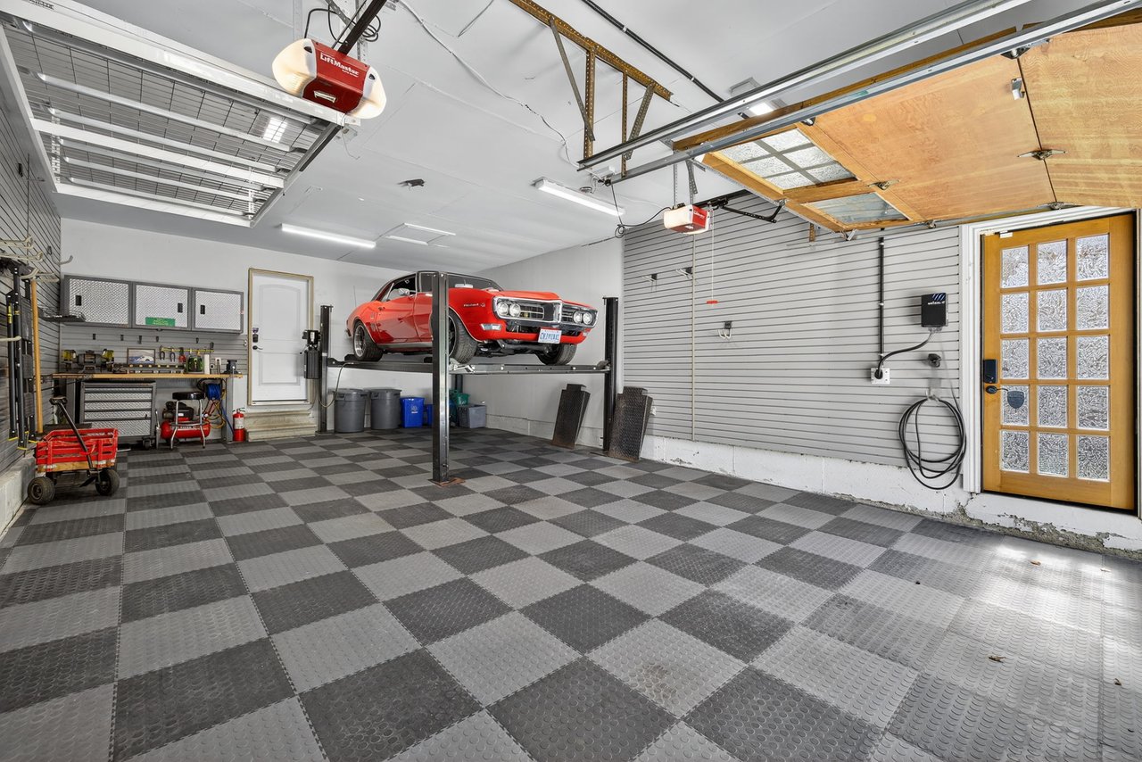 6 Falling Leaf Crt, Aurora