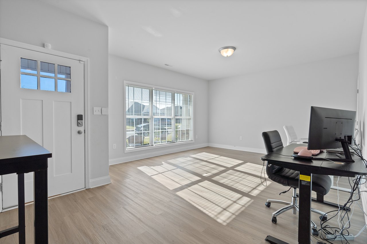 Modern Luxury Meets Spacious Comfort – 5BR/3BA Home