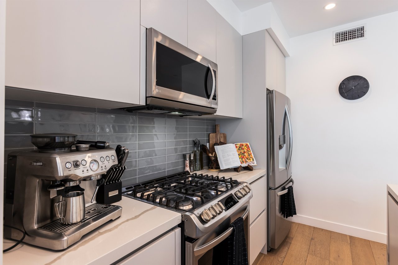 3B/3.5B Designer Home located in Prime Location