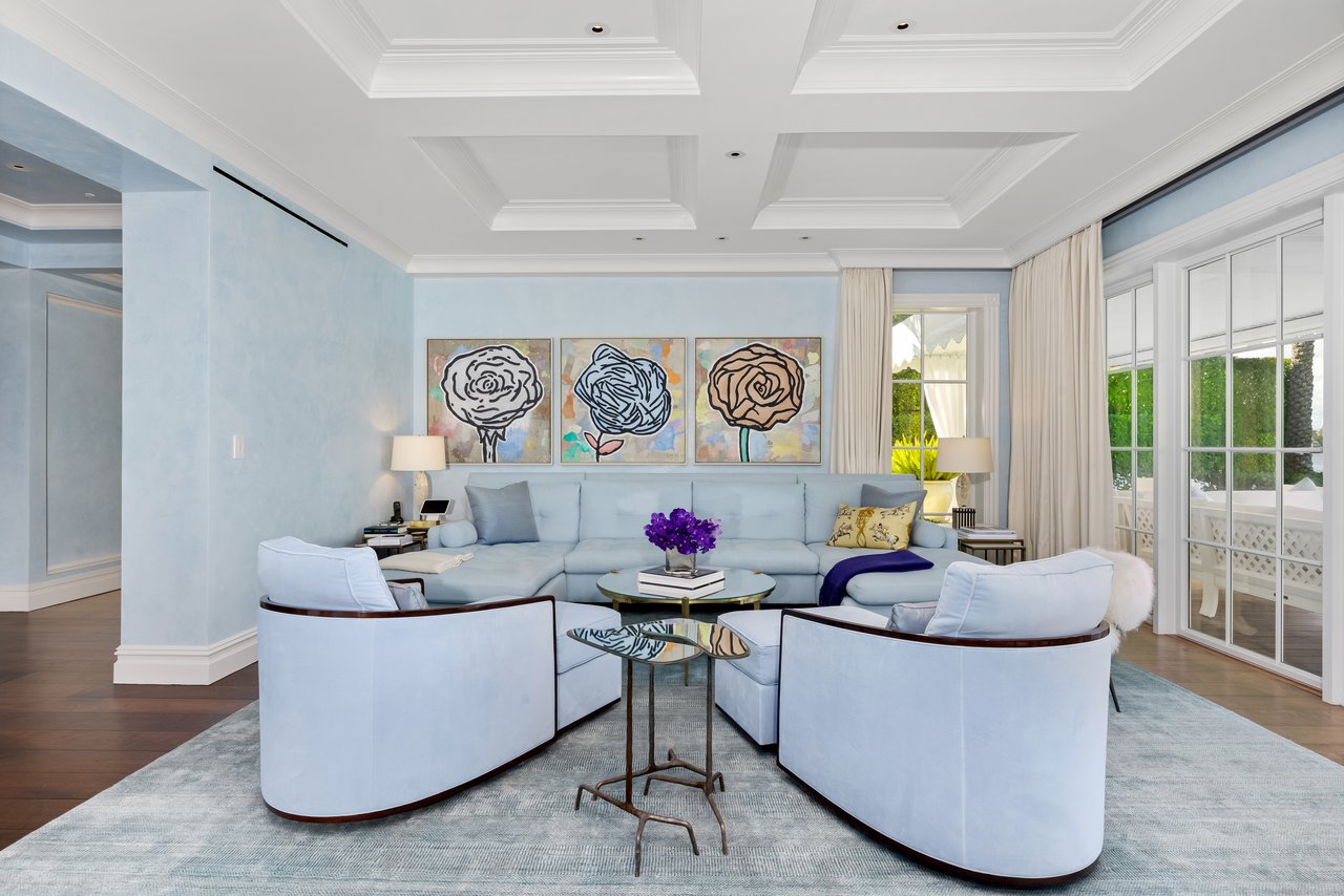 Georgian Waterfront Mansion on Everglades Island